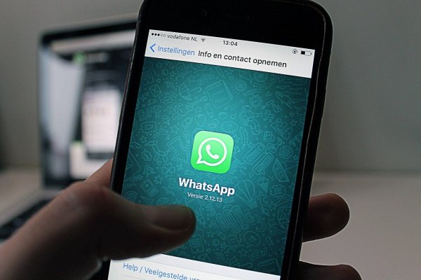 El enredo en que se metió WhatsApp por el cambio de sus políticas