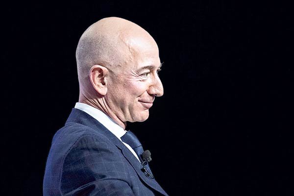 Jeff Bezos se une al cambio de guardia en el momento decisivo de las Big Tech
