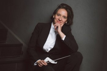 Alejandra Urrutia, directora de Orquesta: "A través de la música entiendo quién soy"