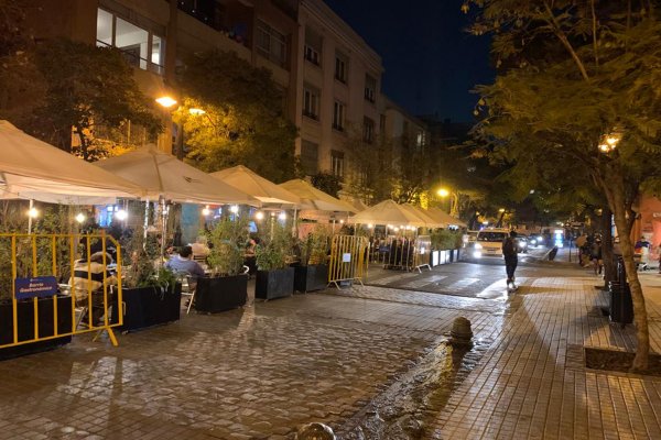¿Irse o quedarse? El dilema que enfrentan los locatarios del barrio Lastarria
