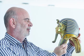 Andrés Numhauser, el chileno detrás de las exhibiciones de Tutankamón en todo el mundo