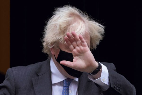 ¿Saldrá ileso Boris Johnson del escándalo por romper las reglas sanitarias?