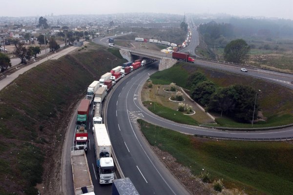 La crisis que atraviesa el gremio de camioneros: entre la inseguridad y la escasa mano de obra