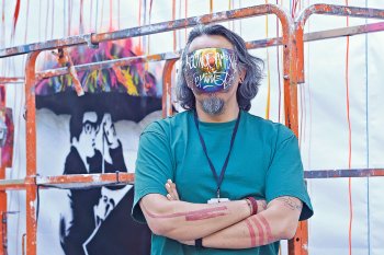 Guillermo Quintana, curador de The art of Banksy, defiende anonimato del artista: "Lo importante es el mensaje"