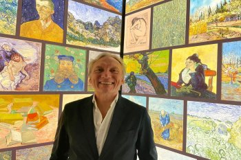 Willem van Vogh, el pariente del artista neerlandés que está en Chile acompañando la muestra inmersiva Meet Vincent Van Gogh
