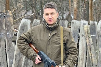 El emprendedor ucraniano que cambió su computador por una AK-47: "Sentí que todo lo que había hecho antes ya no importaba"