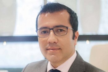 Álvaro Becerra, el chileno que asesora a empresarios desde Londres