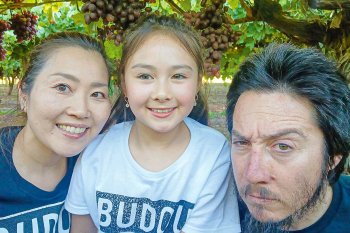 El agrónomo chileno que cautiva a japoneses y vietnamitas con uvas de mesa en Australia