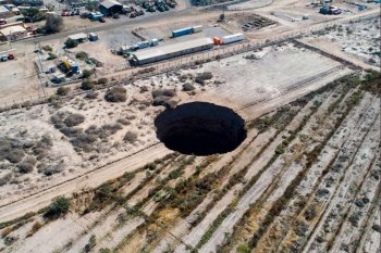 Minera Ojos del Salado suspende relleno del socavón en Tierra Amarilla tras demanda del CDE