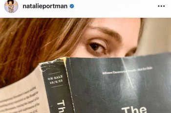 Natalie Portman recomienda libro escrito por autor chileno
