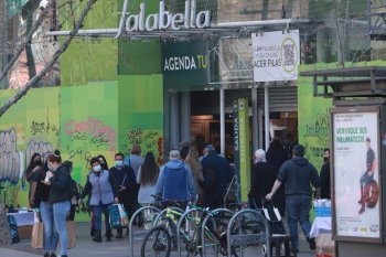 No solo en Lyon: Falabella pone en venta dos tiendas en calle Ahumada