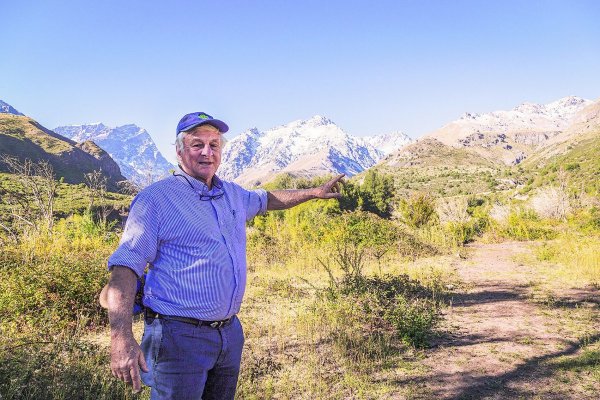 El negocio turístico en el epicentro de la caminata de los sobrevivientes de la tragedia de Los Andes