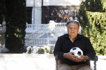 Elías Figueroa, a sus 77: "Hoy no veo mucho fútbol, hay cosas que me cuesta entender"