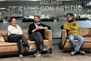 La noche en Boragó en que el cineasta Pablo Larraín habló del país: “El relato sobre Chile está desguañangado”