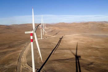 El libro de las curiosidades del Parque Eólico Horizonte de Colbún: aspas recorren en una hora el equivalente a dar una vuelta al planeta El libro de las curiosidades del Parque Eólico Horizonte de Colbún: aspas recorren en una hora el equivalente a dar una vuelta al planeta