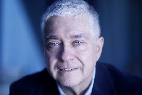 Iván Valenzuela, conductor de Tele13 Radio: “El ego lo tengo harto controlado”